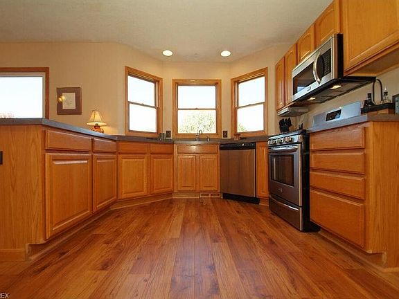 5th image of 629 Sovereign Ln