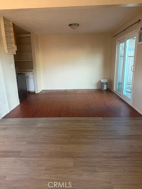 2 bed, 925 sqft, $2,400 — Photo 2
