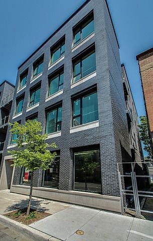 1st image of 4421 N Clark St #301