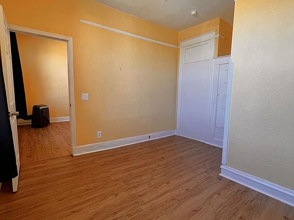 5th image of 223 E Willis St #3