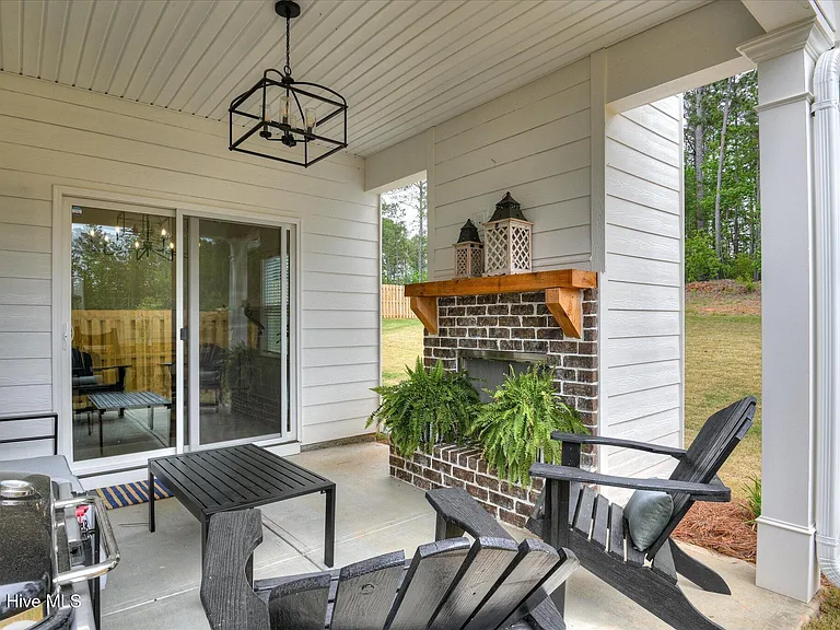 2049 Warbler Dr — Photo 48