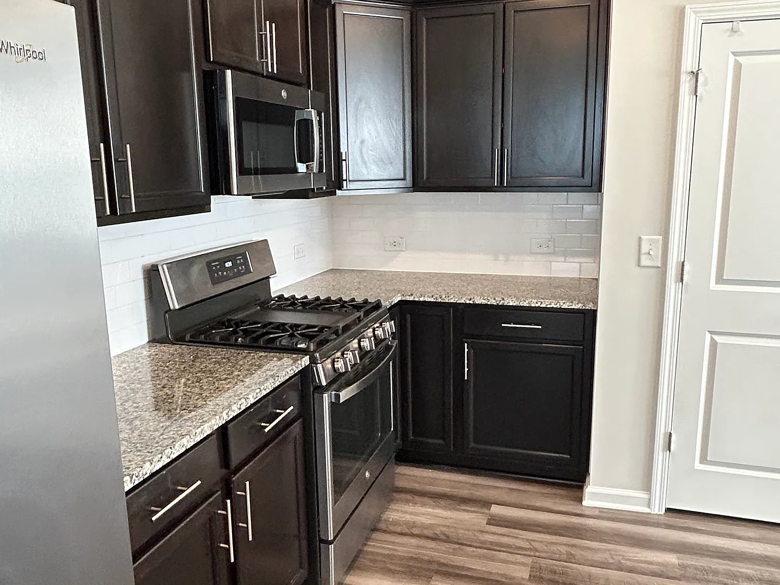 3 bed, 2.5 bath, 1748 sqft, $2,100 — Photo 4