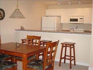3rd image of 9519 Summerhouse Dr