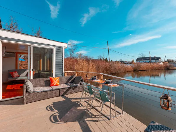 (undisclosed Address), Bay Shore, NY 11706
