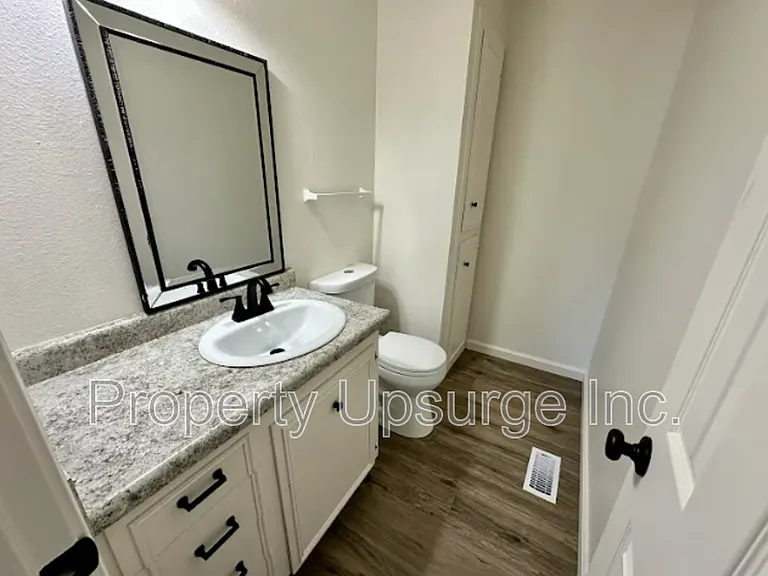 1063 Del Sol Pl #B — Photo 6
