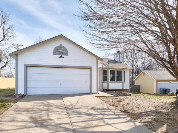 828 S Valleywind Ct, O Fallon, MO 63366