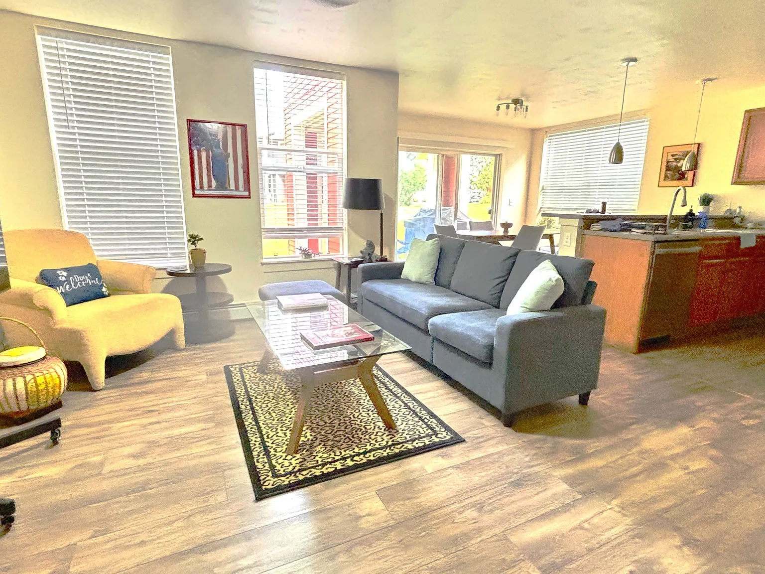 2 bed, 913 sqft, $3,000 — Photo 1