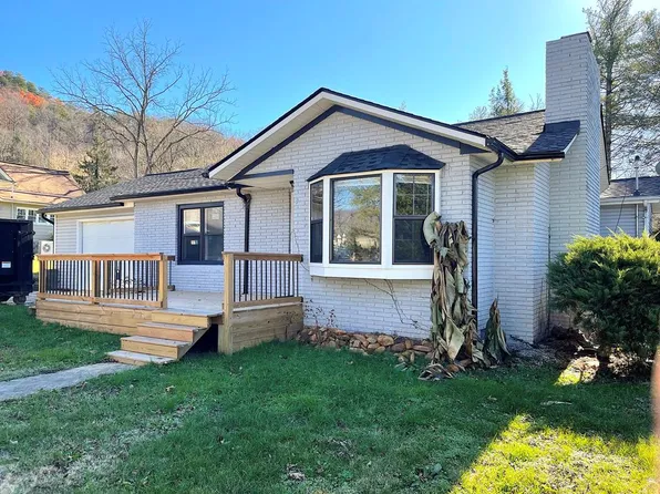 24 Wells St, Andrews, NC 28901