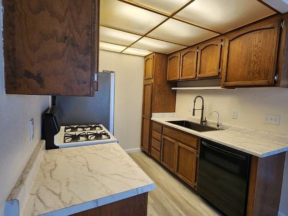 4th image of 20555 S Vermont Ave Unit 2