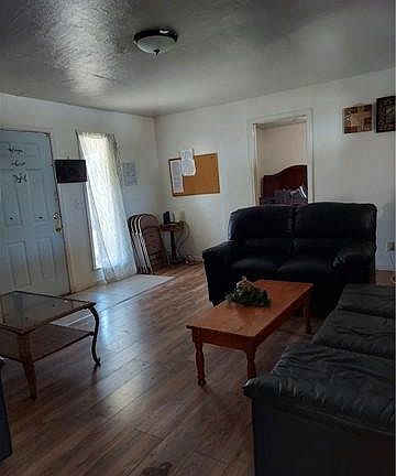 3rd image of 1620 Elgin St