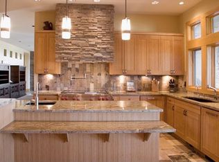 8970 SW Wolds Dr, Beaverton, OR 97007