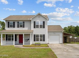 118 Blossom Ct, Maple Hill, NC 28454
