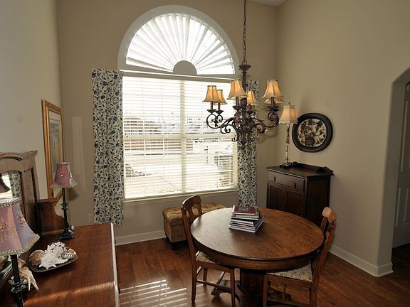4th image of 10124 Hammersmith Ln