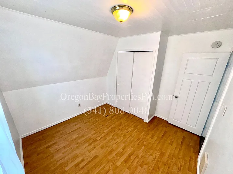 1596 McPherson St — Photo 14