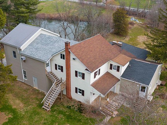 5th image of 42 Camp Meeting Rd