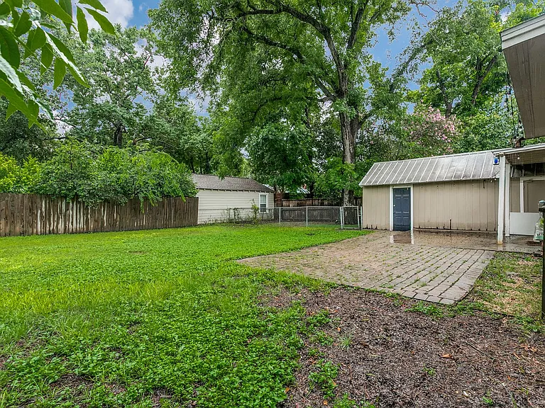 160 W Edgewood Pl — Photo 25