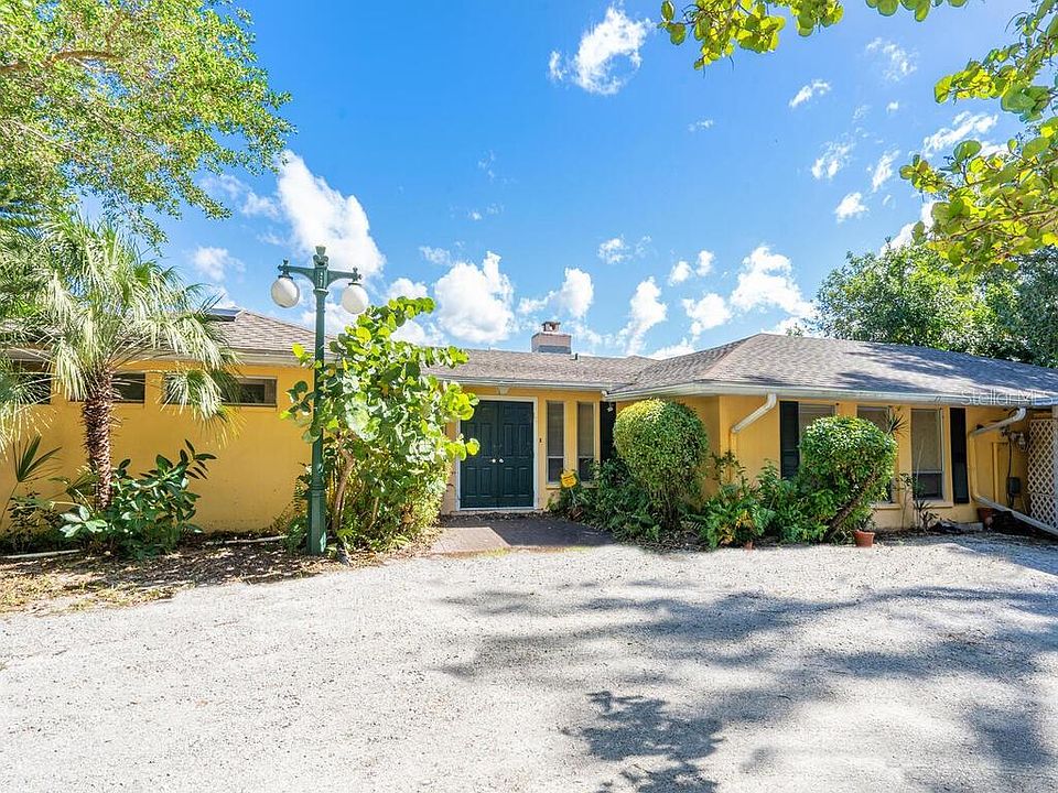 1st image of 222 Little Pond Ln