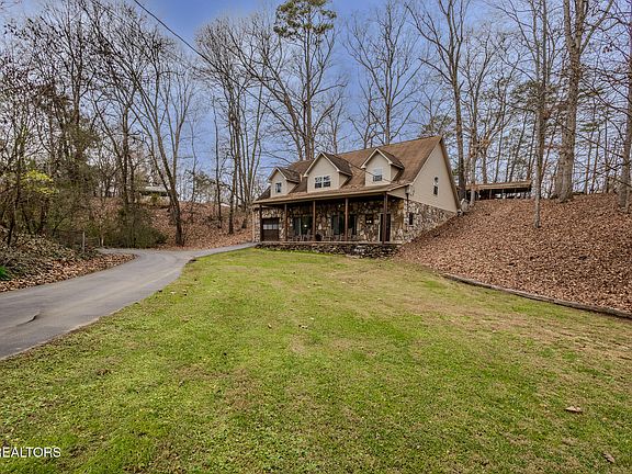 3rd image of 116 Hillwood Dr