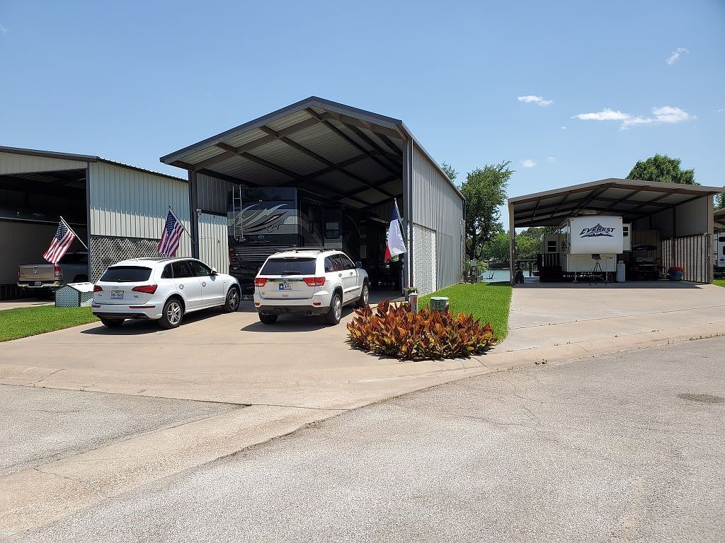 805 Brazos Harbor Cir, Granbury, TX 76048 Zillow