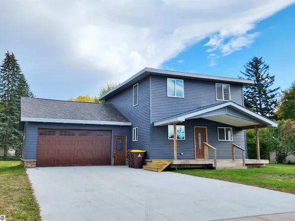 517 Maple St, Saint Louis, MI 48880