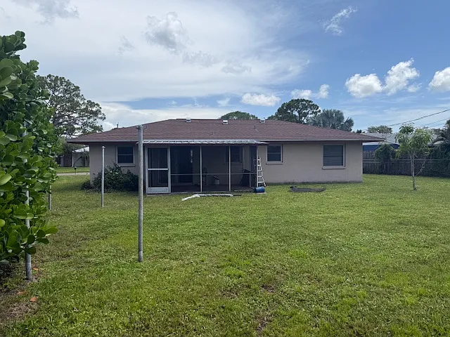 3 bed, 1305 sqft, $2,400 — Photo 2