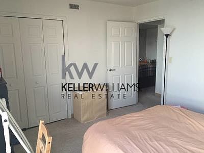 1st image of 812 Memorial Dr APT 1009