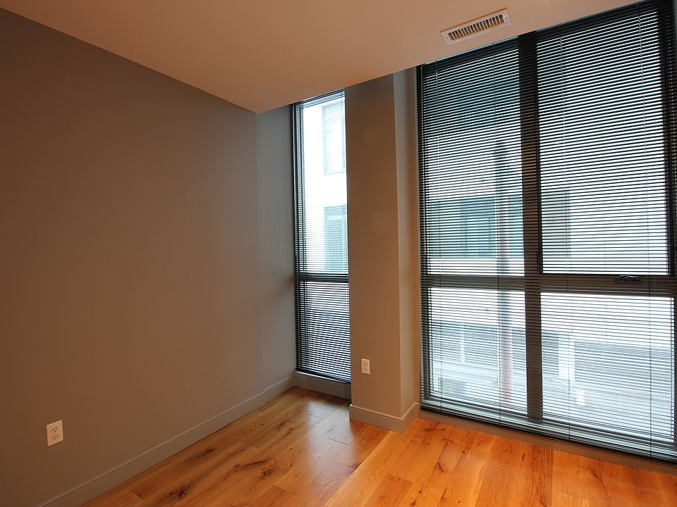 Building Photo 5