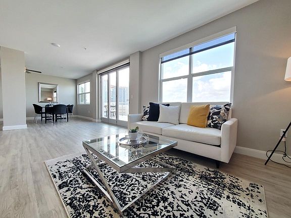 2nd image of 518 W Date St #600