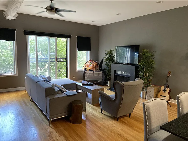 420 N Noble St #3 — Photo 2