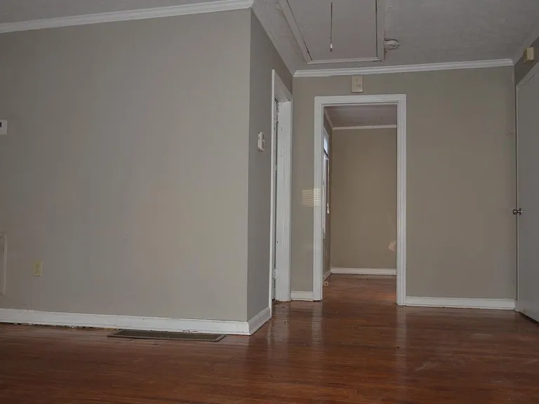 549 Daniel Ave — Photo 2