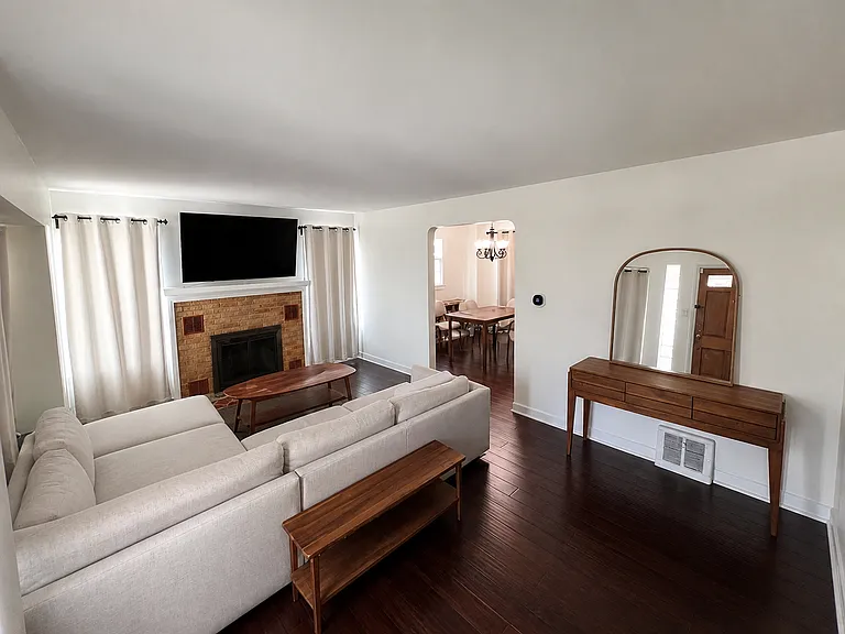 1006 Hull Ave — Photo 3
