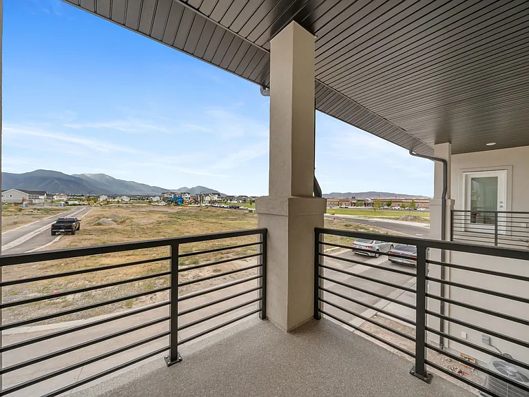737 S Harrison Dr — Photo 23