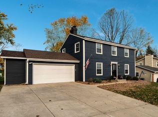 1800 Falls Rd, Grafton, WI 53024