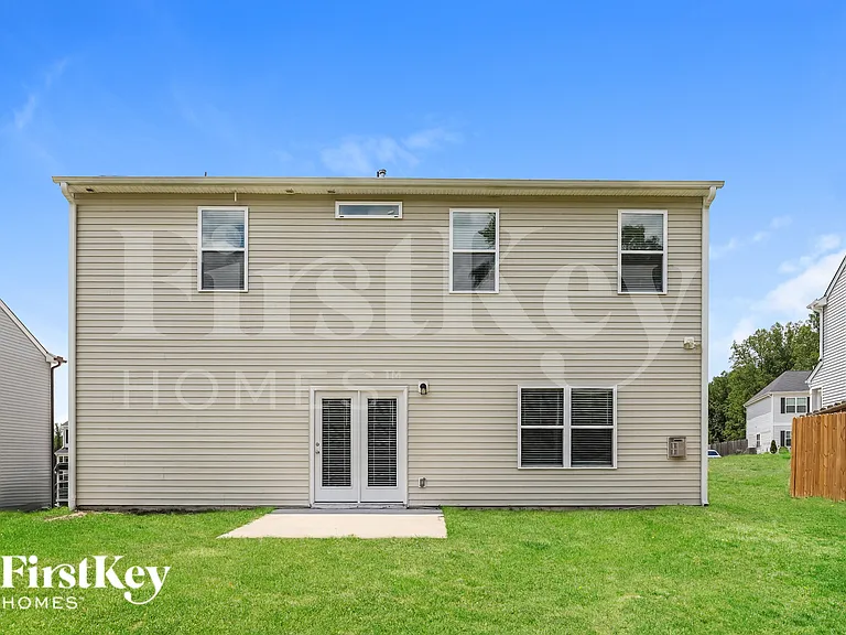 3748 Streamside Dr — Photo 18