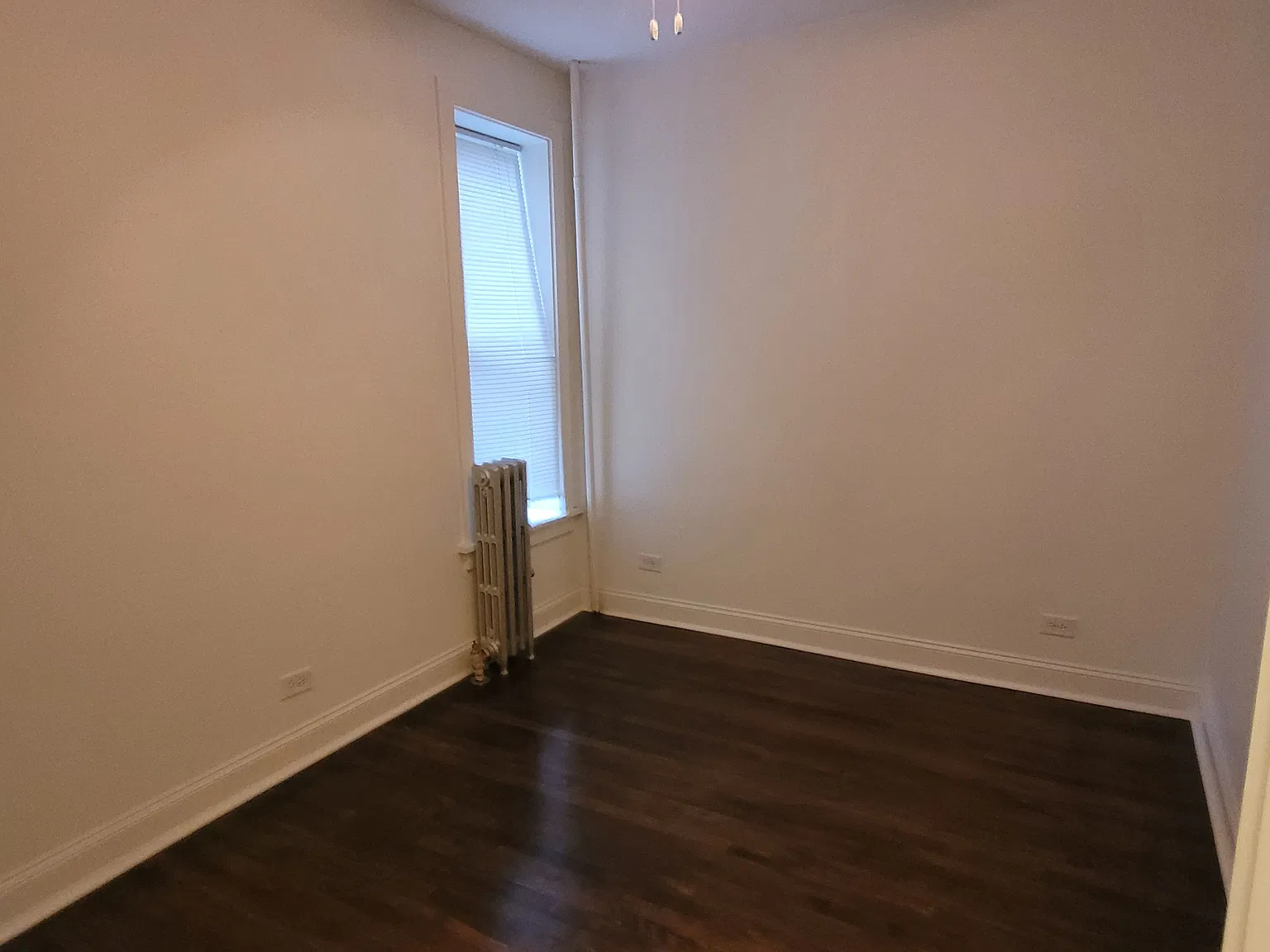 2833 W Walnut St — Photo 4