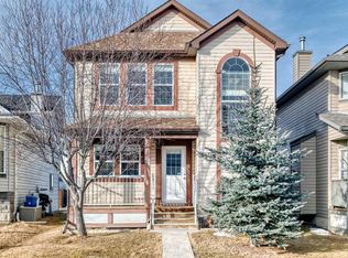 136 S Everglen Rd SW, Calgary, AB T2Y 5G2