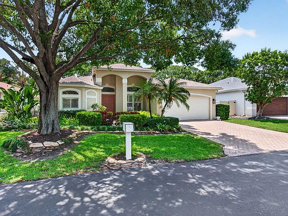 3rd image of 68 Lake Eden Drive