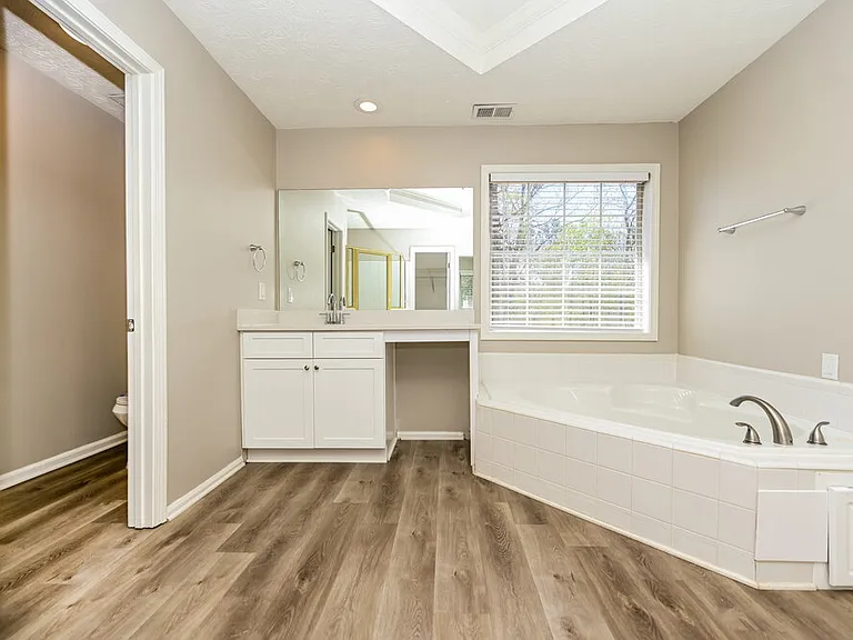 135 Stratmore Pl — Photo 15