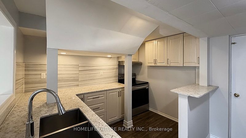 Toronto House for rent - 5 Bedrooms — photo 27