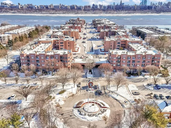 502 Smith Court image 1 of 31