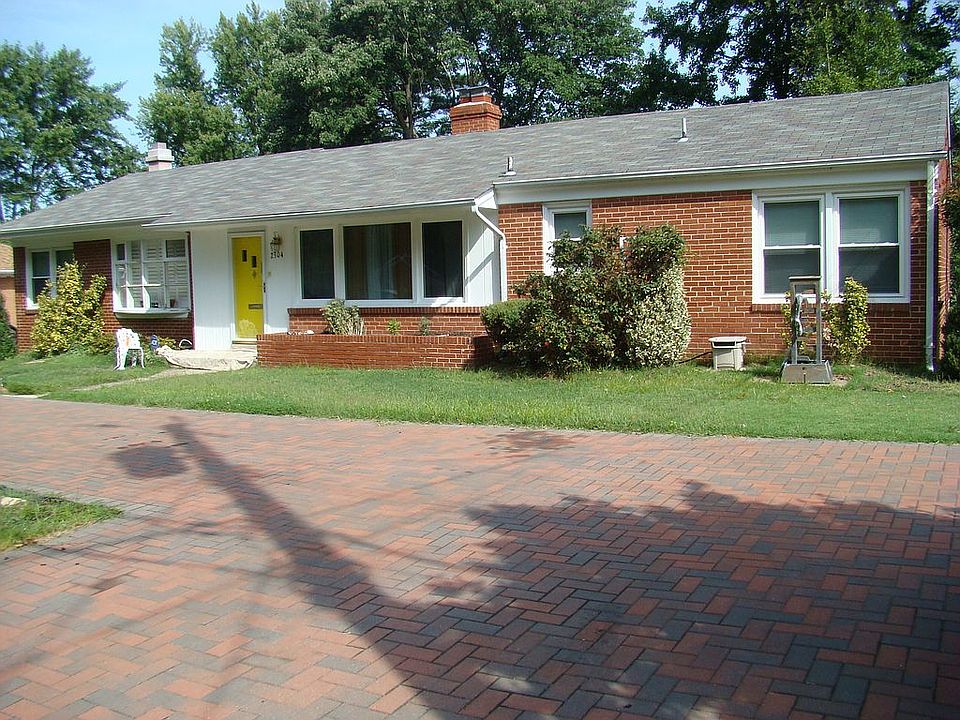 2nd image of 2304 Seminole St