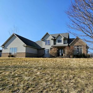 643 W Old Faithful Dr, Hebron, IN, 46341