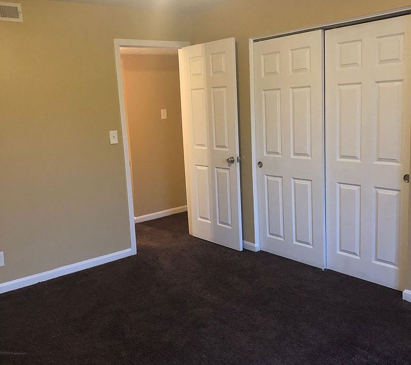 2nd image of 2020 Peabody Ln APT 24