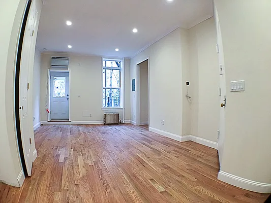 Rented by Francine Realty | media 7