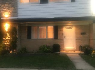 412 Glendale Rd, Glenview, IL 60025