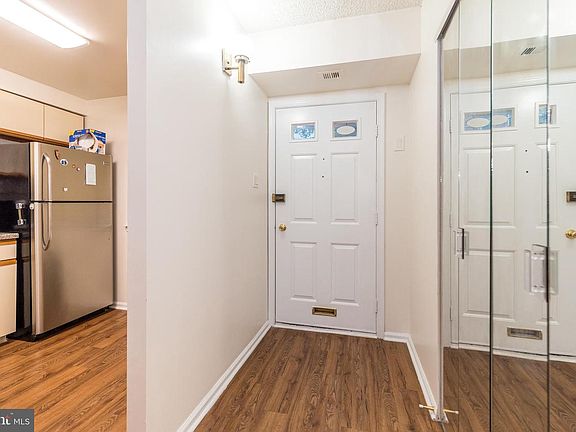 5th image of 1003 Valley Glen Rd #236