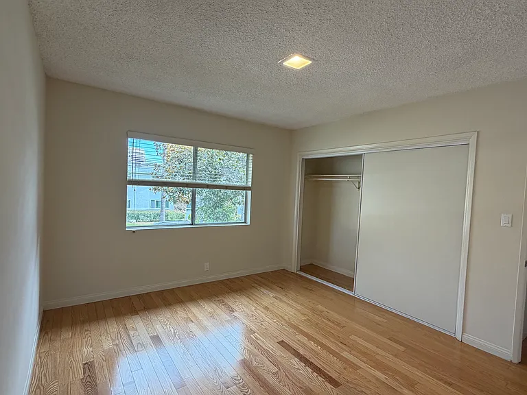 211 E Fairview Ave #4 — Photo 7