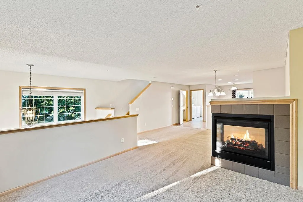 3 bed, 2.5 bath, 2060 sqft, $2,595 — Photo 4