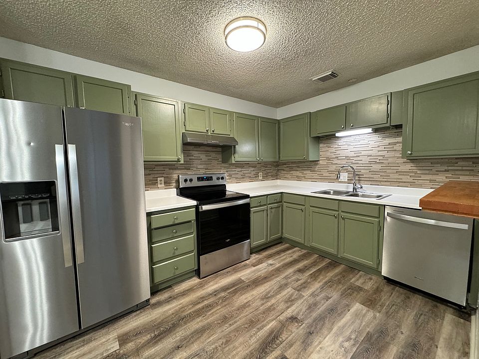 1st image of 11919 Averett Ct #19
