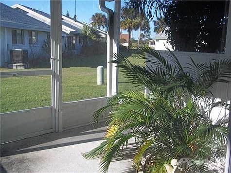 3rd image of 1309 Lambdeth Ct